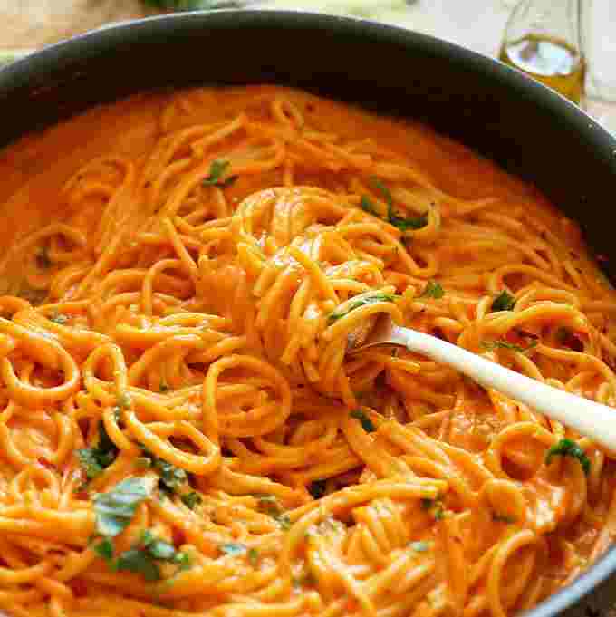 spaghetti mit paprika und zwiebeln ,paprika spaghetti ,paprika-sahne-soße ,pasta sauce mit paprika ,paprikasauce pasta thermomix ,paprika sauce rezept ,pasta mit erbsen ,pasta soßen rezepte