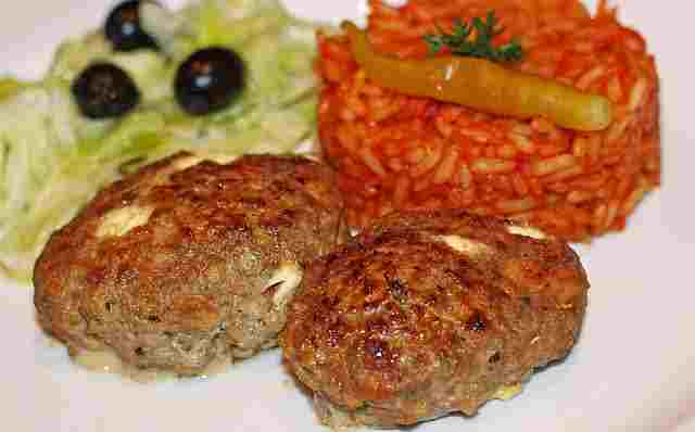 griechischer tomatenreis ,bifteki rezept ,tomatenreis griechisch rezept ,djuvec reis ,tomatenreis mit erbsen ,gerichte mit reis ,chefkoch